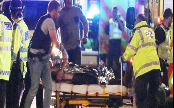 Terrorist-attack-on-London-Bridge-Station-1-killed-10-injured.jpg