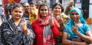 गुजरात में दूसरे चरण का मतदान जारी, 50% से ज्यादा वोटिंग